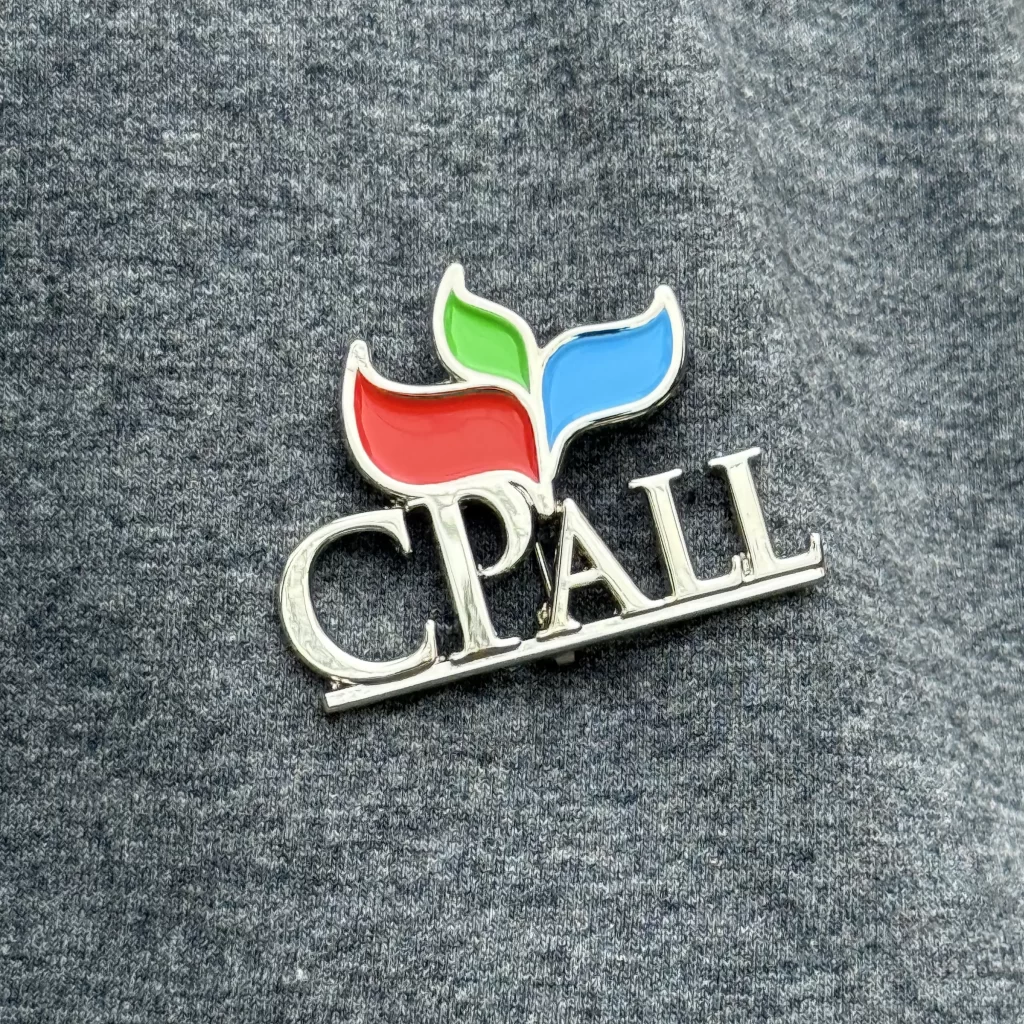 โลโก้ติดเสื้อสูท
